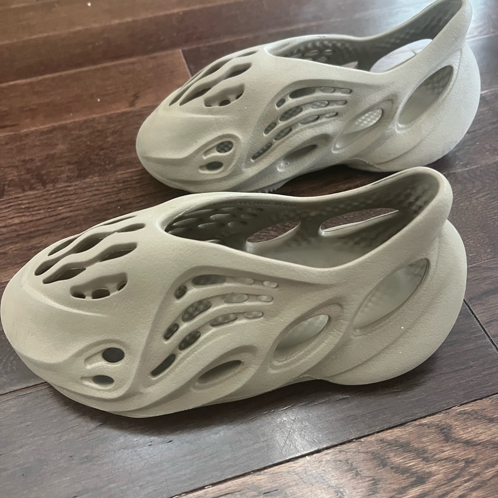 Kids Lightweight Foam Slip-On Clog in Beige